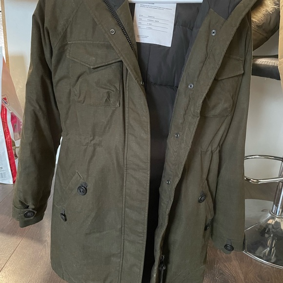 Aritzia Parka - Picture 1 of 4